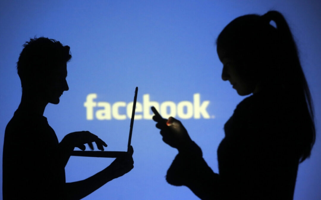 Balancing Private And Business Social Media Accounts