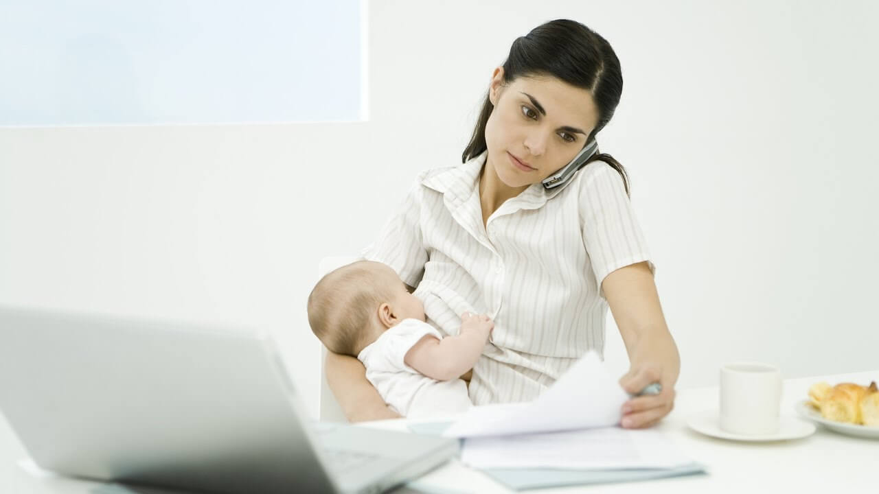 How Businesses Can Accommodate Breastfeeding Moms